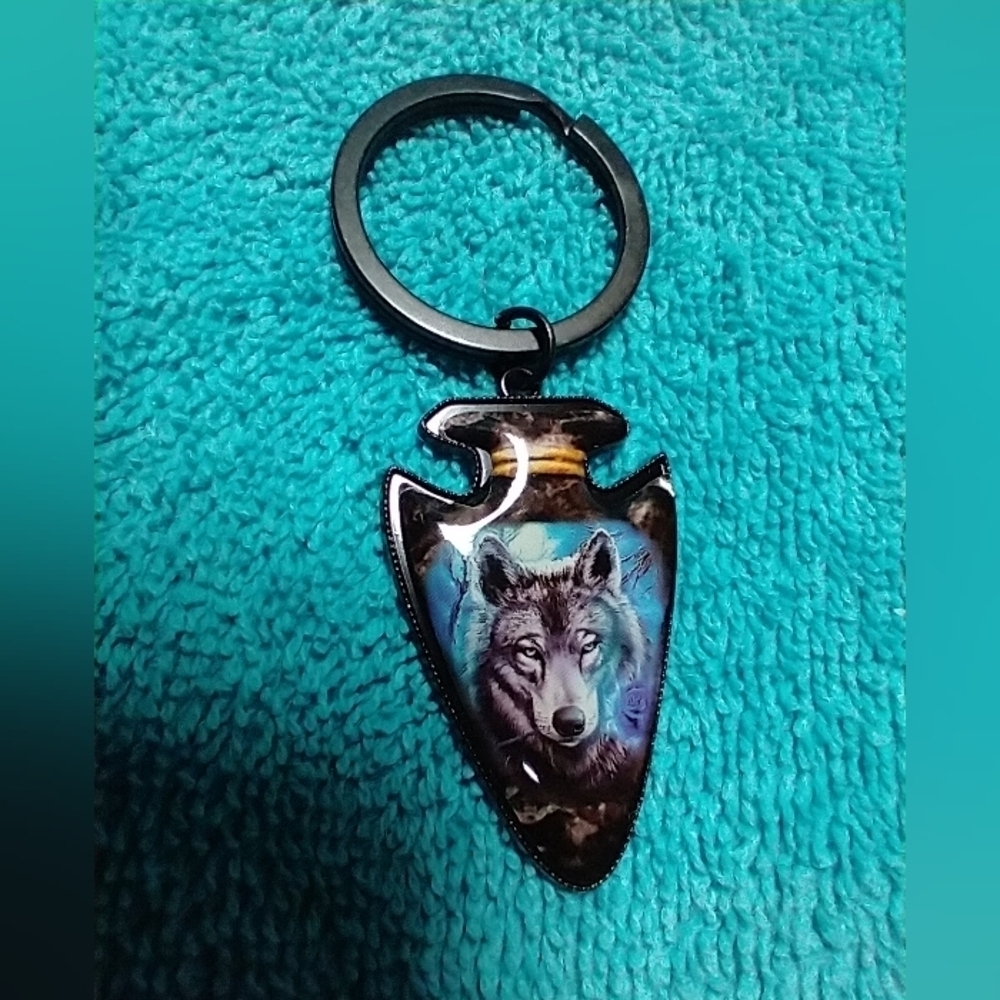 Black blue grey wolf keychain arrowhead jewelry - Picture 3 of 3